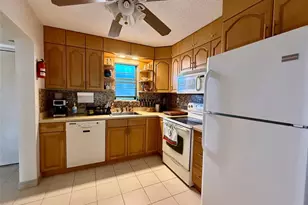 9440 SW 8th St, Boca Raton, FL 33428 - Photo 7