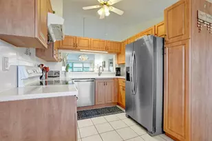 7673 Tahiti Ln, Lake Worth, FL 33467 - Photo 11