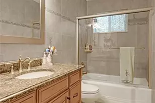 1011 SE 10th Ct, Deerfield Beach, FL 33441 - Photo 23