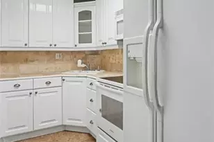 3000 Riomar St, Fort Lauderdale, FL 33304 - Photo 9