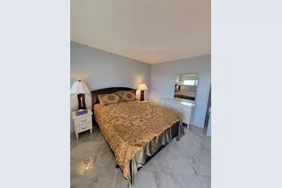 800 SW 11th Ave, Unit #17, Hallandale Beach, FL 33009 - Photo 17