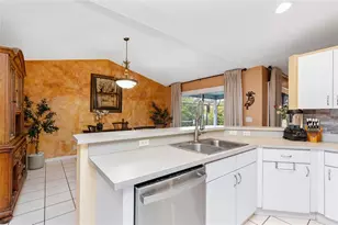 9910 NW 53rd Ct, Coral Springs, FL 33076 - Photo 17