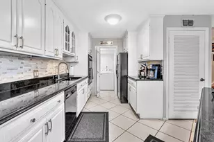 9050 Jacaranda Ln, Plantation, FL 33324 - Photo 9