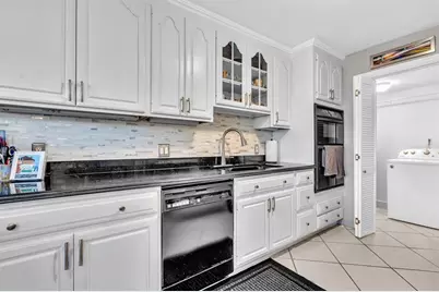 9050 Jacaranda Lane #3, Plantation, FL 33324 - Photo 11