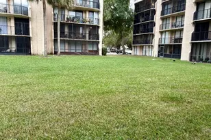 3590 Blue Lake Dr, Pompano Beach, FL 33064 - Photo 5