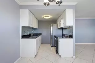 4036 Cornwall B, Boca Raton, FL 33434 - Photo 3