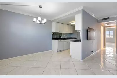 4036 Cornwall B #4036, Boca Raton, FL 33434 - Photo 5