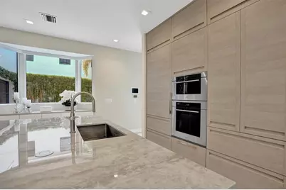 904  Ponce De Leon Dr, Fort Lauderdale, FL 33316 - Photo 15