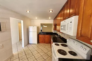 9421 NW 15th St, Pembroke Pines, FL 33024 - Photo 9