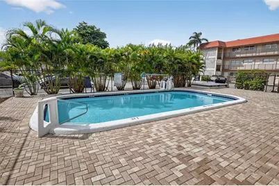 3930  Crystal Lake Dr, Unit #308, Deerfield Beach, FL 33064 - Photo 21