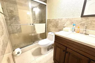 271 S Hollybrook Dr, Pembroke Pines, FL 33025 - Photo 5