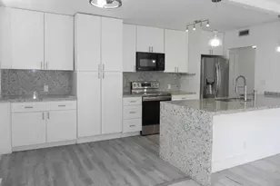 4200 Hillcrest Dr, Hollywood, FL 33021 - Photo 9