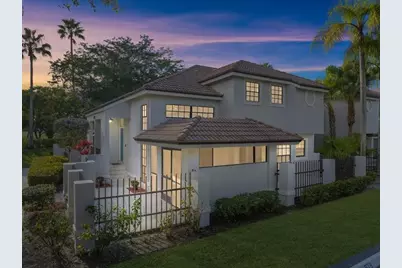 579  Prestwick Cir, Unit #2, Palm Beach Gardens, FL 33418 - Photo 1