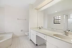 579 Prestwick Cir, Palm Beach Gardens, FL 33418 - Photo 17