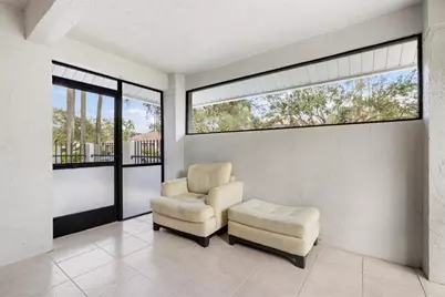 579  Prestwick Cir, Unit #2, Palm Beach Gardens, FL 33418 - Photo 11