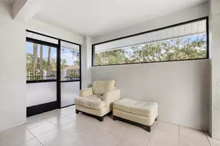 579 Prestwick Cir, Palm Beach Gardens, FL 33418 - Photo 11