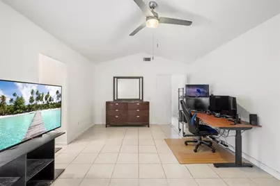 579  Prestwick Cir, Unit #2, Palm Beach Gardens, FL 33418 - Photo 15