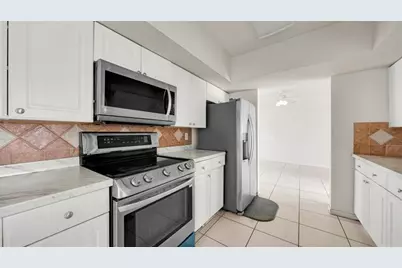 3700 NW 25th St, Lauderdale Lakes, FL 33311 - Photo 11