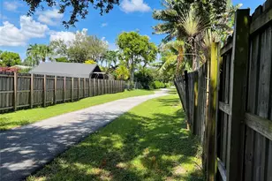 4345 SW 72nd Terrace, Davie, FL 33314 - Photo 9