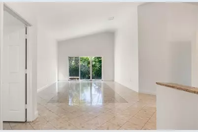 19820 SW 7th Pl, Pembroke Pines, FL 33029 - Photo 15