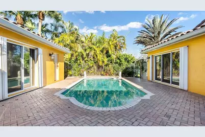 19820 SW 7th Pl, Pembroke Pines, FL 33029 - Photo 11