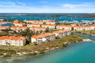 21 Harbour Isle Dr Unit, Fort Pierce, FL 34949 - Photo 3