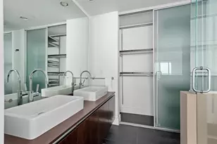 1040 Biscayne Blvd, Miami, FL 33132 - Photo 19