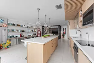 1040 Biscayne Blvd, Miami, FL 33132 - Photo 9