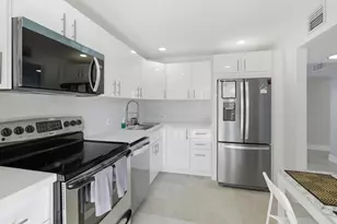 3051 N Course Dr, Pompano Beach, FL 33069 - Photo 9