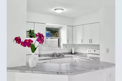 7971 NW 16th St, Pembroke Pines, FL 33024 - Photo 9