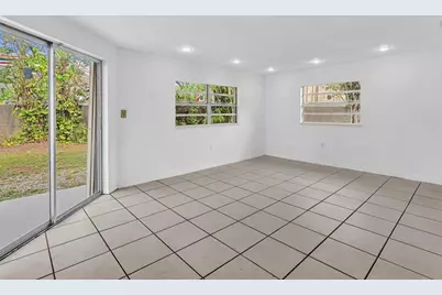 7971 NW 16th St, Pembroke Pines, FL 33024 - Photo 13