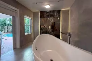 800 SE 11th Ct, Fort Lauderdale, FL 33316 - Photo 9