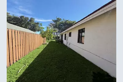 1512 NW 93rd Ter, Coral Springs, FL 33071 - Photo 37