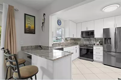 943  Savannas Point Dr, Unit #D, Fort Pierce, FL 34982 - Photo 13