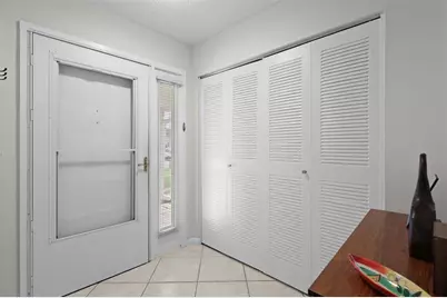 943  Savannas Point Dr, Unit #D, Fort Pierce, FL 34982 - Photo 3