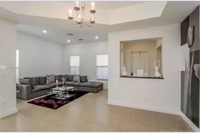8362 NW 39th Ct, Pembroke Pines, FL 33024 - Photo 5