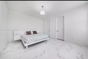 8362 NW 39th Ct, Pembroke Pines, FL 33024 - Photo 11