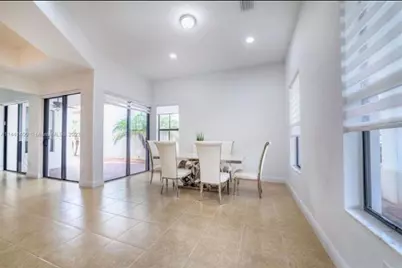 8362 NW 39th Ct, Pembroke Pines, FL 33024 - Photo 7