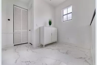 8362 NW 39th Ct, Pembroke Pines, FL 33024 - Photo 17