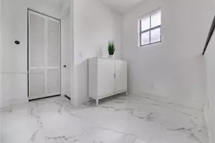 8362 NW 39th Ct, Pembroke Pines, FL 33024 - Photo 17