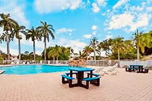 19431 SW 2nd St, Pembroke Pines, FL 33029 - Photo 27