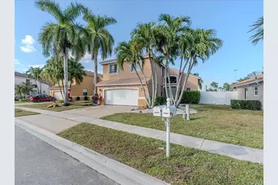 19431 SW 2nd St, Pembroke Pines, FL 33029 - Photo 3
