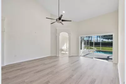 131 NW 187th Ave, Pembroke Pines, FL 33029 - Photo 9