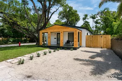 648 NE 16th Ter, Fort Lauderdale, FL 33304 - Photo 1