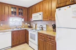 381 S Hollybrook Dr, Pembroke Pines, FL 33025 - Photo 5