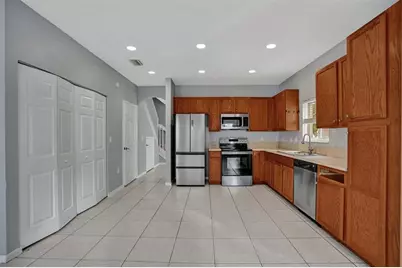 3021 NW 30th Ave, Oakland Park, FL 33311 - Photo 3