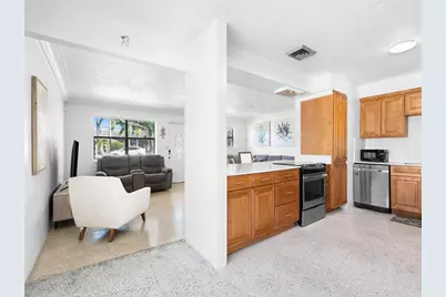 413 NE 25th Ave, Pompano Beach, FL 33062 - Photo 11