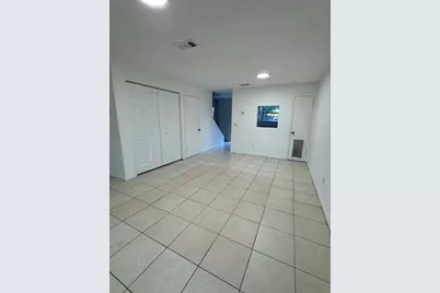 910  Wagner Pl, Unit #3, Fort Pierce, FL 34982 - Photo 3