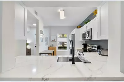 9816 NW 56th Pl, Coral Springs, FL 33076 - Photo 5