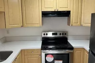 1095 W 77th St, Hialeah, FL 33014 - Photo 3